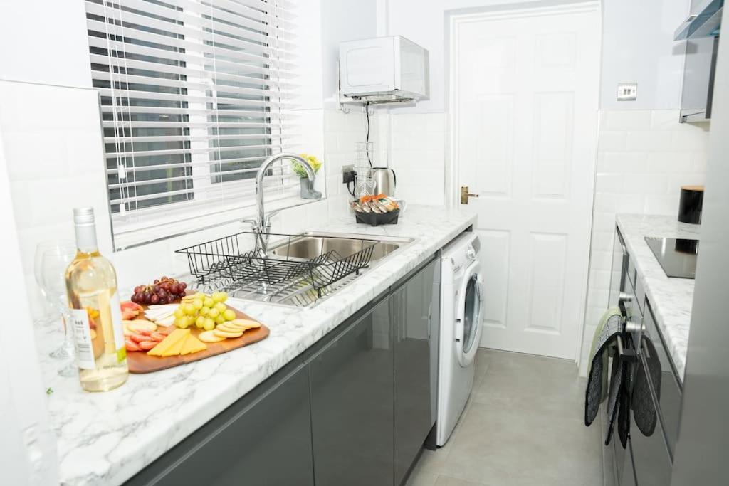 Stylish Home In York - Free Wifi & Parking - Close To Racecourse & City Centre Exterior foto